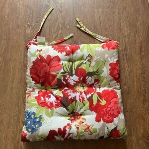 Pottery Barn Floral tufted indoor outdoor seat cushion with ties